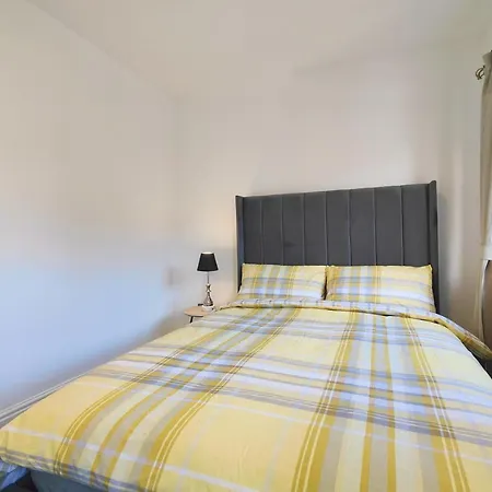 Regent House - With Free Parking 10 Minutes To Centre & Coop Live Arena * Manchester