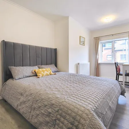 Heyhoo Regent House - With Free Parking - 5 Minutes Drive To Coop Live Arena, Etihad Stadium & Centre Tatil Evi *