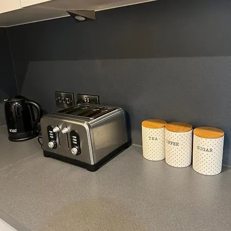 Stunning Centre Apartment! Ideal For Small Groups * Manchester