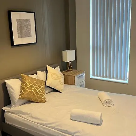 Stunning Centre Apartment! Ideal For Small Groups Apartment *