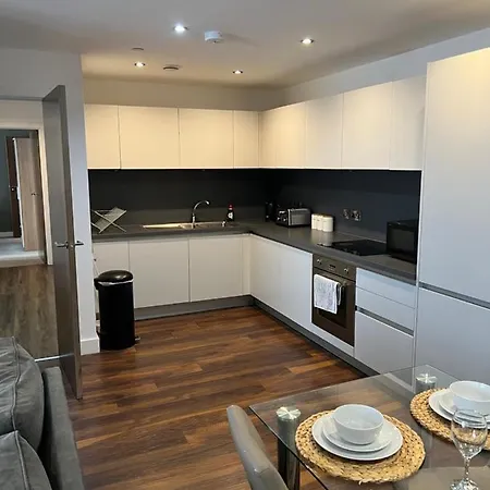 Stunning Centre Apartment! Ideal For Small Groups Manchester