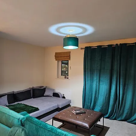 Apartment Waterfront, Ethihad Stadium