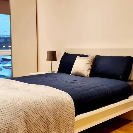 Апартаменты 2 Bed Manchaster With Private Entrance *