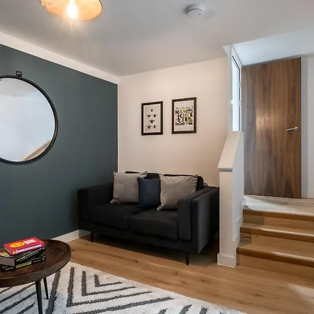 Kula Apartment