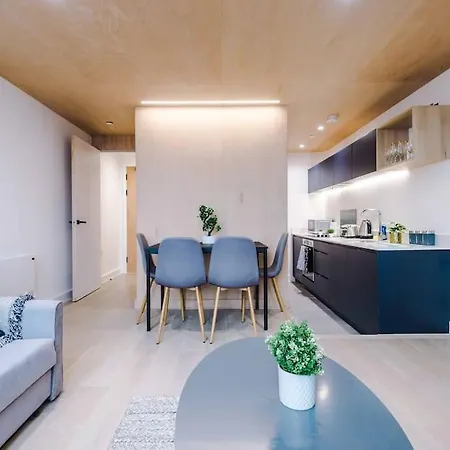 Guest Homes - Spinners Way *