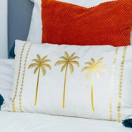 Dynasty - Alison Kelly Close *