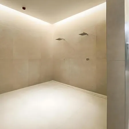 Luxury Spa City Centre *