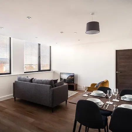 Modern & Bright 2 Bed By Old Trafford * マンチェスター