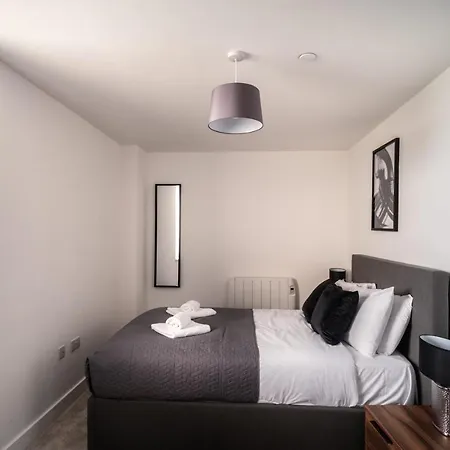 アパート Modern & Bright 2 Bed By Old Trafford