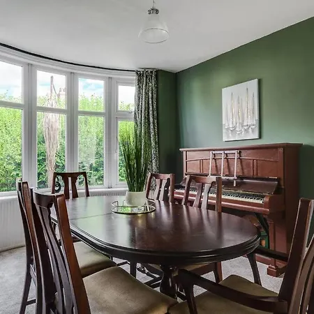 Charming 3bd Didsbury House Apartment *