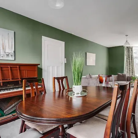 Charming 3bd Didsbury House דירה