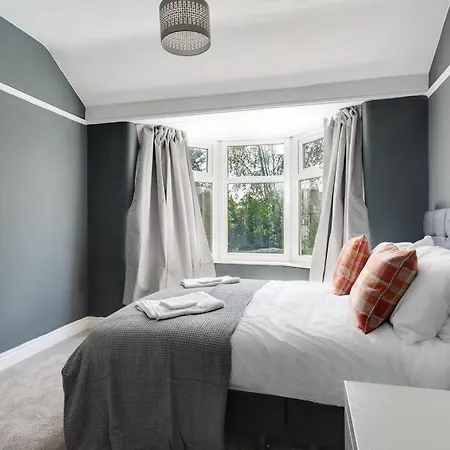 Charming 3bd Didsbury House Apartment *