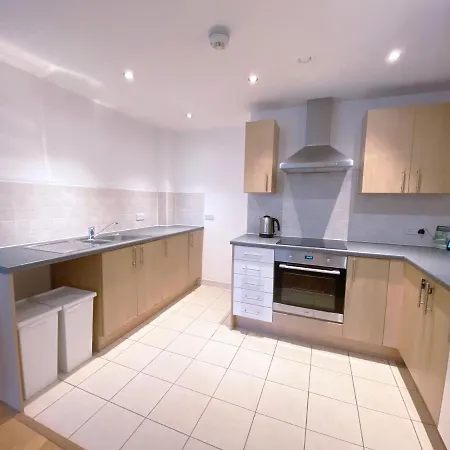 2bed Homely Hideout In City Centre