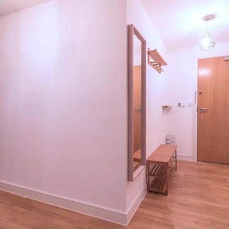 Apartment 2bed Homely Hideout In City Centre *