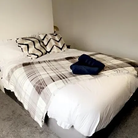 Elegant Ellesmere, Comfortable, Budget, Friendly 曼彻斯特