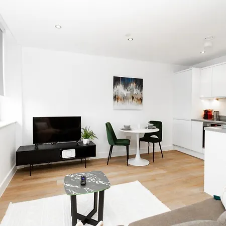 Apartment Stylish Overlooking Old Trafford
