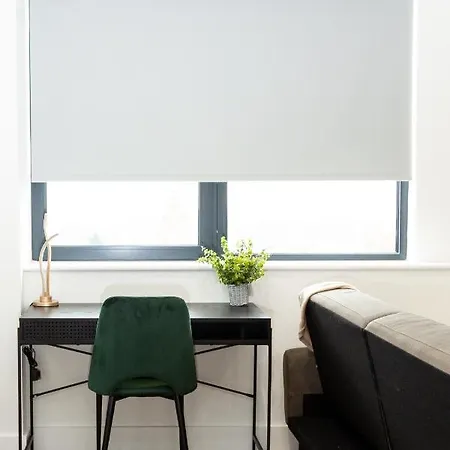 Stylish Overlooking Old Trafford Apartment *