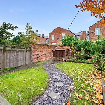 Holiday home Pass The Keys Old Trafford 4-bedroom Retreat Near United & Centre - Family-friendly *