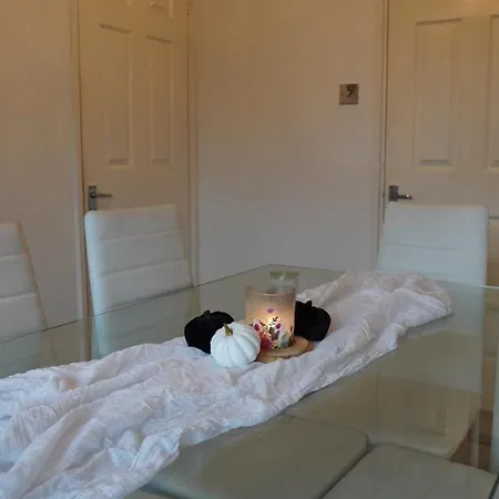 Cromwell House * Manchester