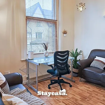 Carlton Co-living - Private Self-cater Manchester