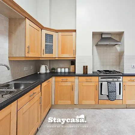 Carlton Co-living - Private Self-cater * Manchester