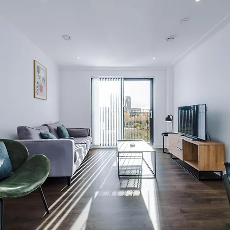 Hilltop Serviced - Salford Quays Manchester