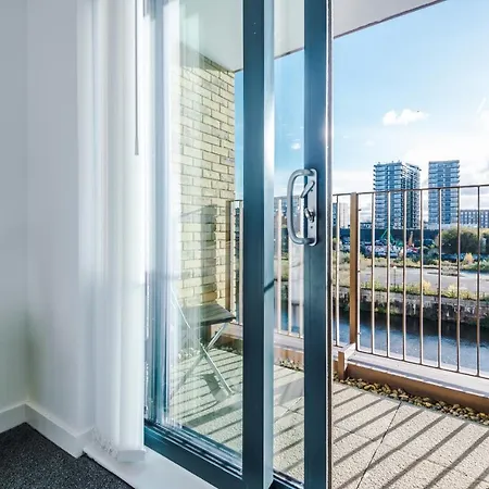 Hilltop Serviced - Salford Quays