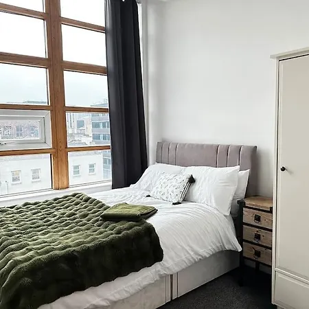 Luxury Two Bedroom En-suite * マンチェスター