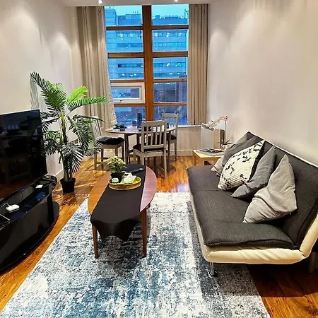 Apartment Luxury Two Bedroom En-suite