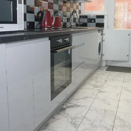 Cheadle House Holidays بيت للعطل