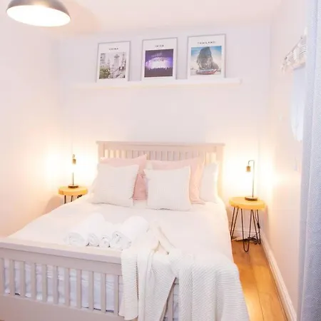 Beautiful West Didsbury 4br Apartment *