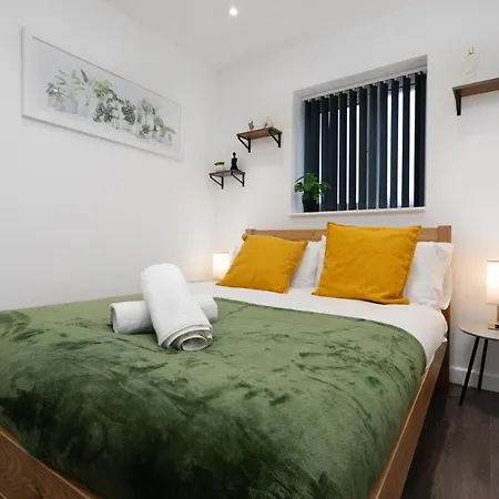 Stylish 4bd - Coop Live - Etihad - Parking *