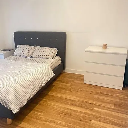 Apartment Away From Manchester