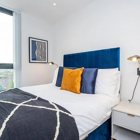 Stunning Brand New 3 Bed By Valore Services * Manchester