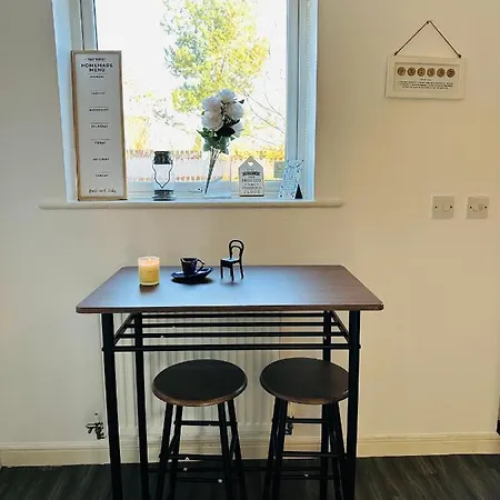 Cozy Stylish House Near Piccadilly Station, Etihad Stadium With Parking, Garden And 900mb Wifi