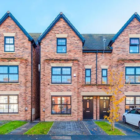 4 Bedroom Townhouse In - By Hilltop Serviced Holiday home