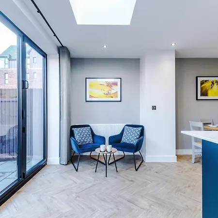 Ferienhaus 4 Bedroom Townhouse In - By Hilltop Serviced