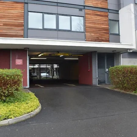 Modern 1kb 1db - Salford Quays