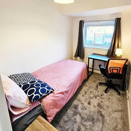 Whitefield, Apartmán *