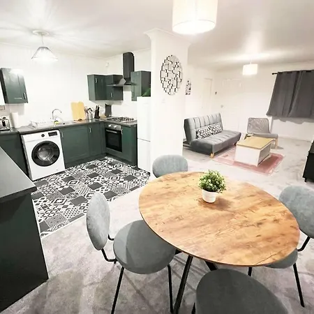 Whitefield, Apartmán *