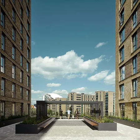 Trafford Modern 1 Bed With Cinema