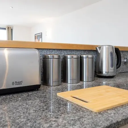 Duplex City Aprtmt Sleeps 4+car مانشستر