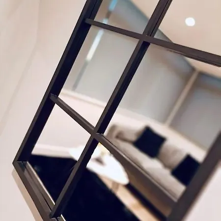 Lovely And Spacious One Bed Available Apartament *