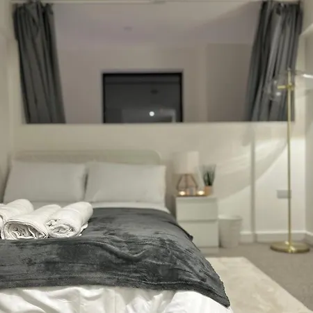 Modern 1-bed Duplex+balcony