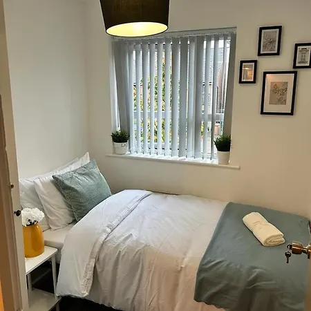 Cozy Townhouse In The Heart Of Greater Semesterbostad