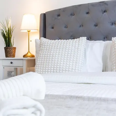 Cozy Townhouse In The Heart Of Greater *