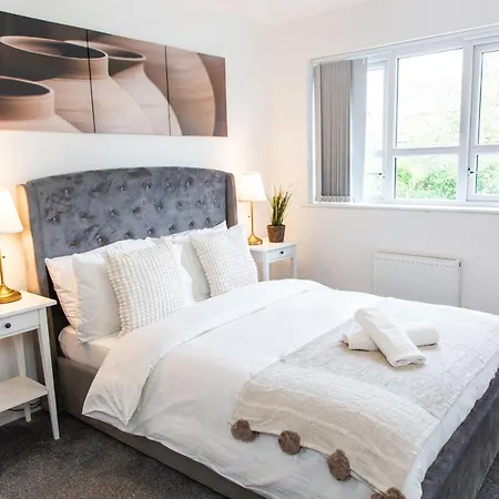 Semesterbostad Cozy Townhouse In The Heart Of Greater