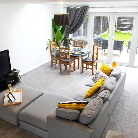 Cozy Townhouse In The Heart Of Greater 度假居