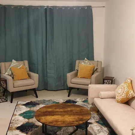 Opulent 4 Bed House With Parking Μάντσεστερ