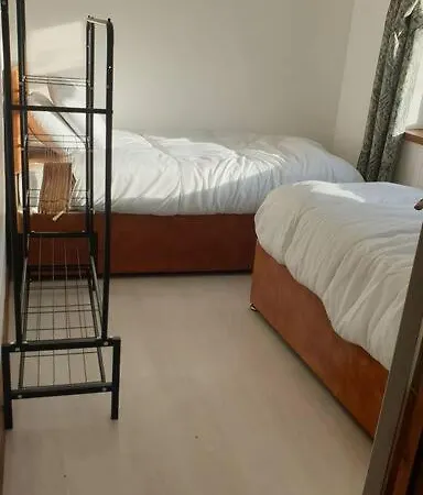 Σπίτι διακοπών Opulent 4 Bed House With Parking Μάντσεστερ